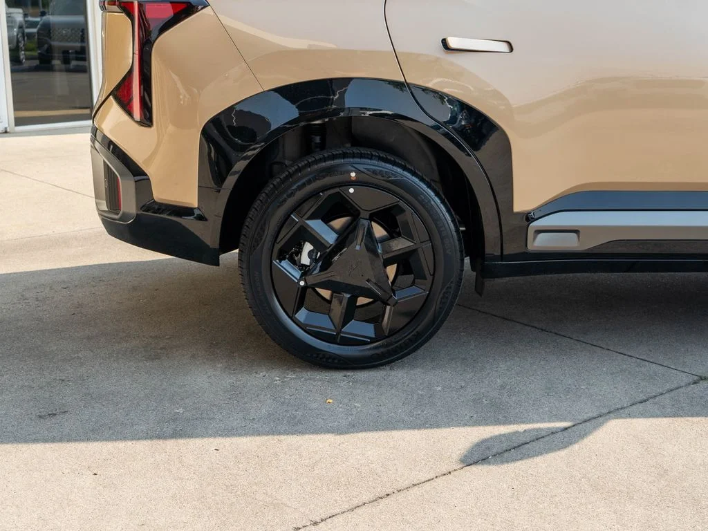 New 2027 Brown Kia X-Line S image 34