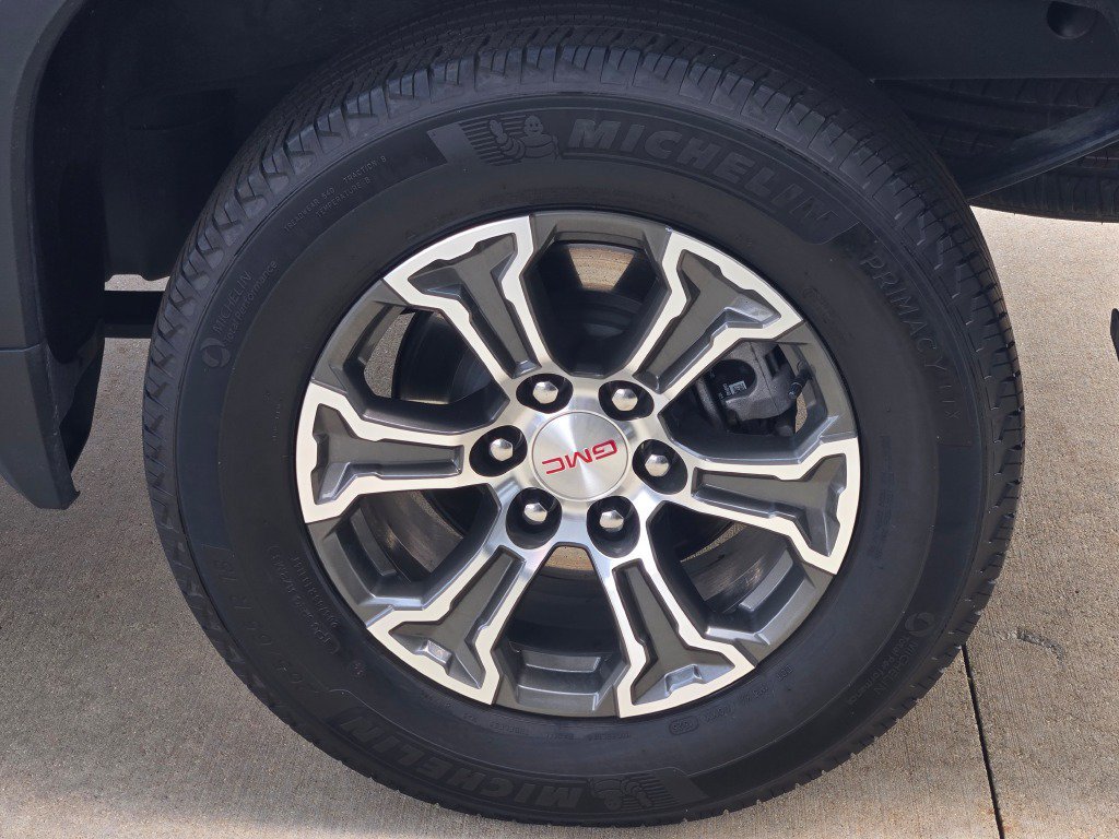2025 GMC Sierra 1500 SLT - Photo 17