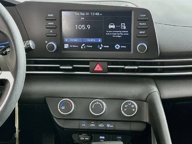 New 2026 White Hyundai SE image 15