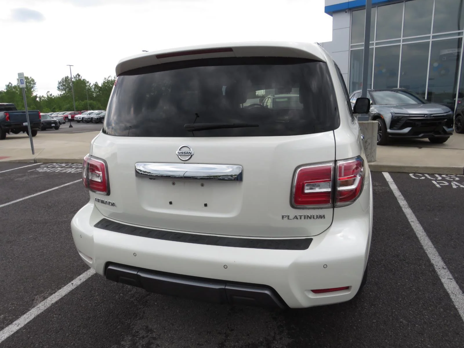 Used 2020  NISSAN  image 6