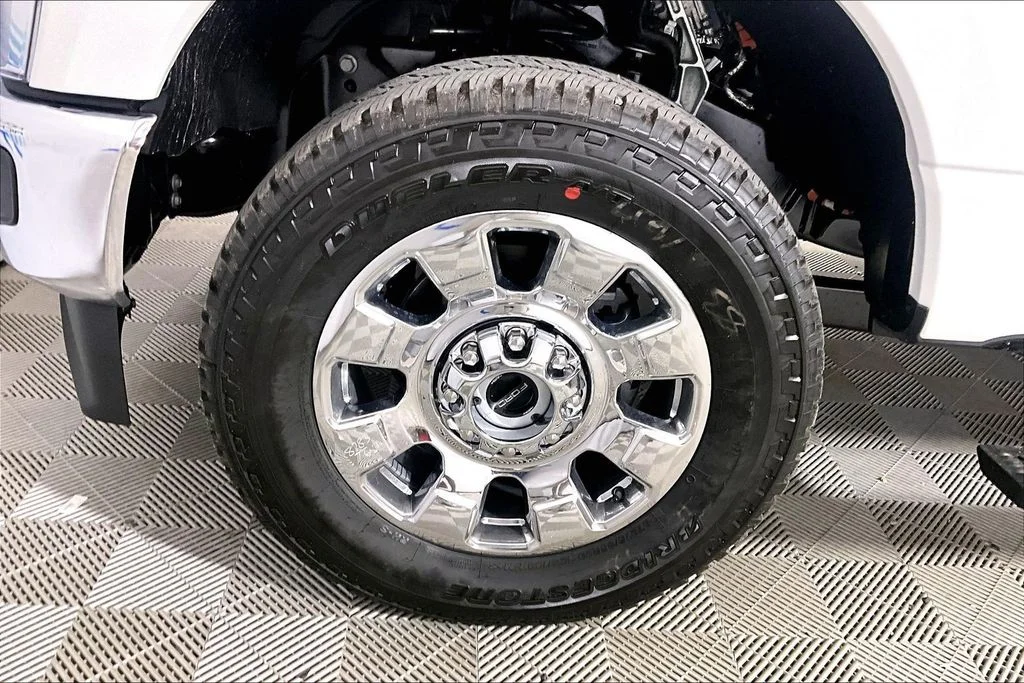 New 2026 Star White Metallic Tri-Coat Ford F-350® King Ranch® image 11
