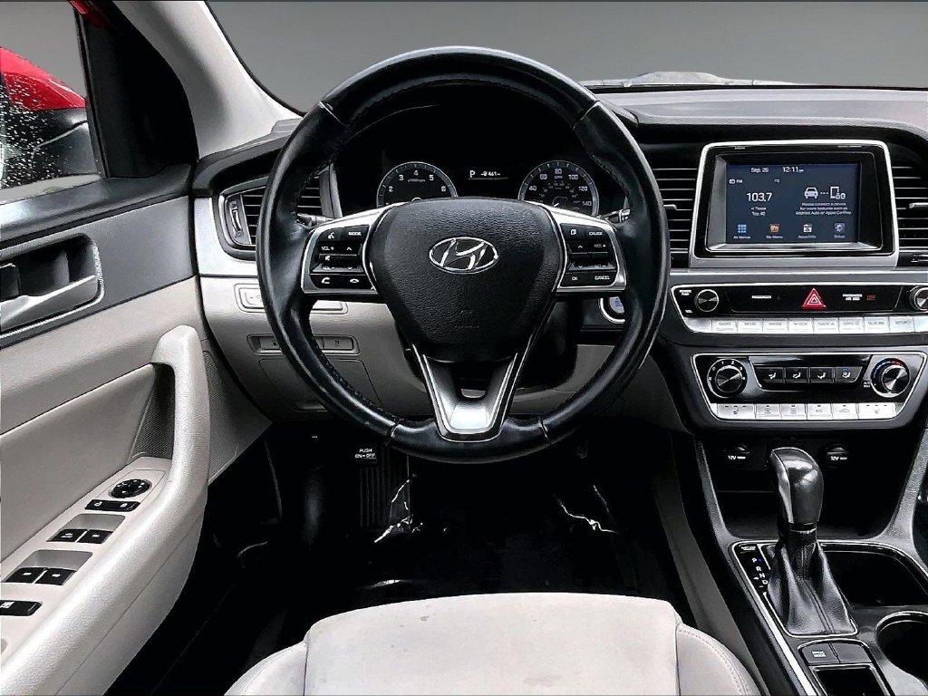 Used 2018 Red Hyundai SEL image 17