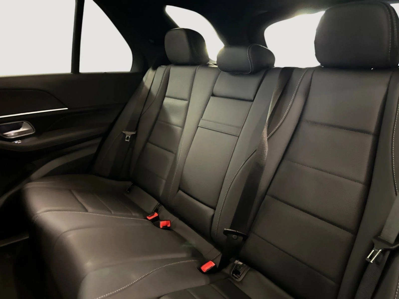New 2026 MANUFAKTUR Silicon Grey Mercedes-Benz GLE 350 image 26