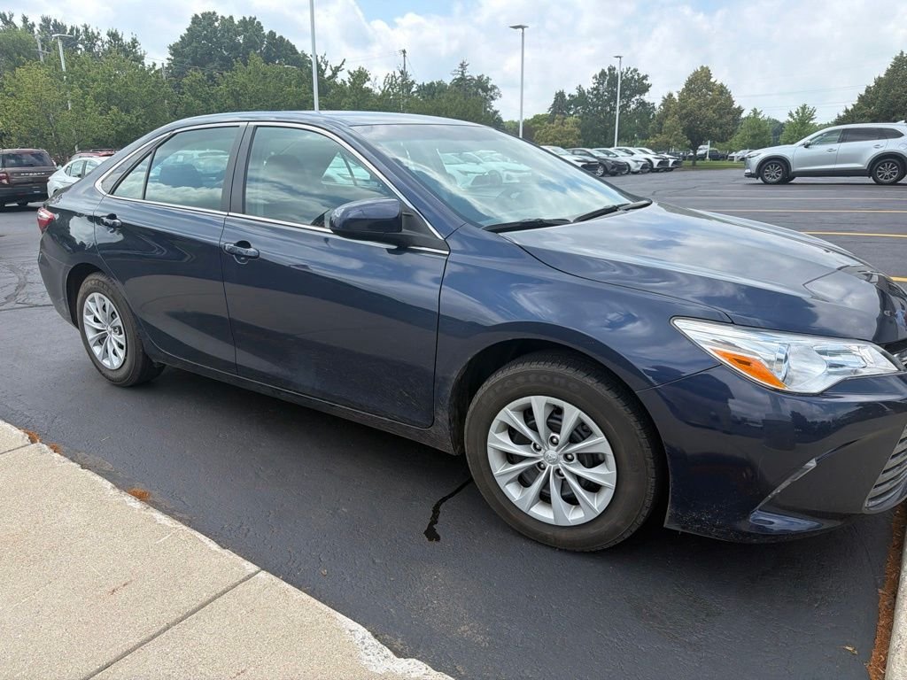 Used 2015 Blue Toyota LE image 11