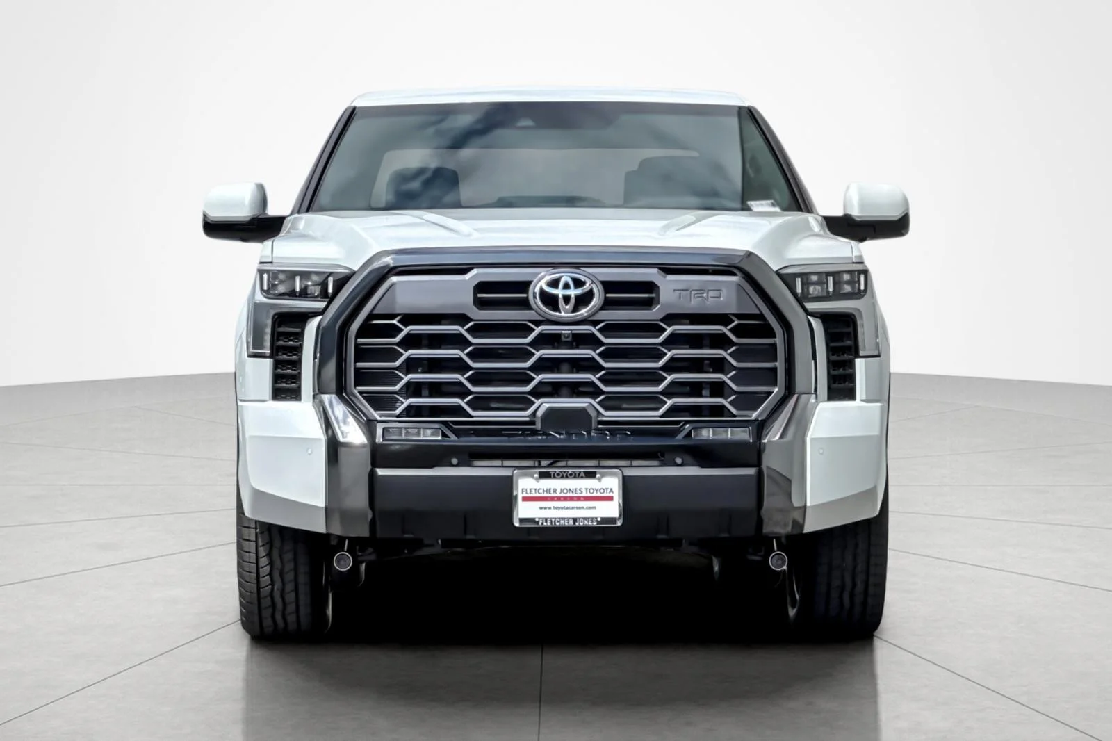 New 2026 Wind Chill Pearl <sup>1</sup> Toyota  Platinum image 8