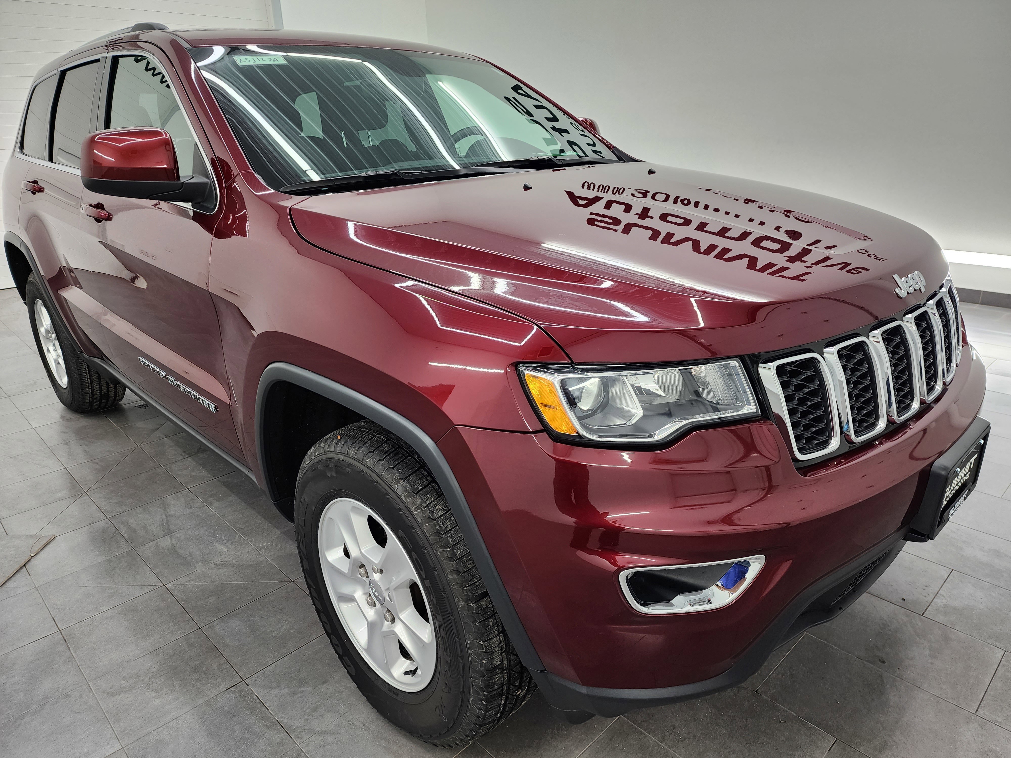 Used 2017 Jeep Grand Cherokee Laredo E with VIN 1C4RJFAG0HC671262 for sale in Fond du Lac, WI