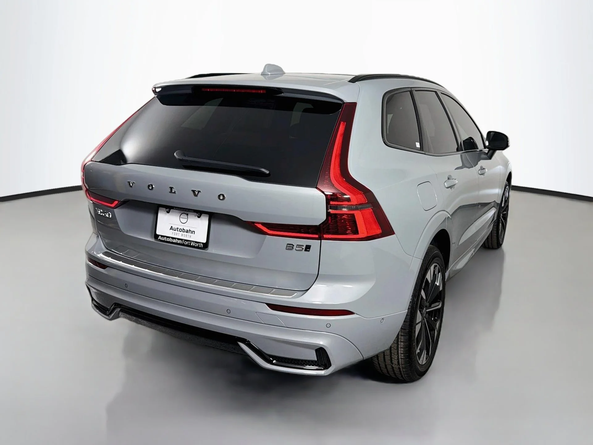 New 2027 Vapour Grey Volvo Plus image 5