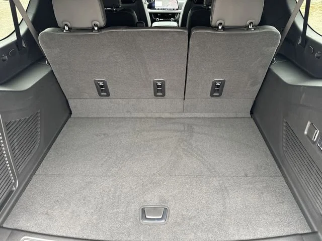 2026 Chevrolet Suburban Premier - Photo 29