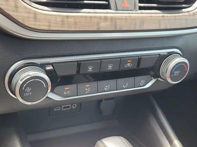 2025 Nissan Altima SV - Photo 28