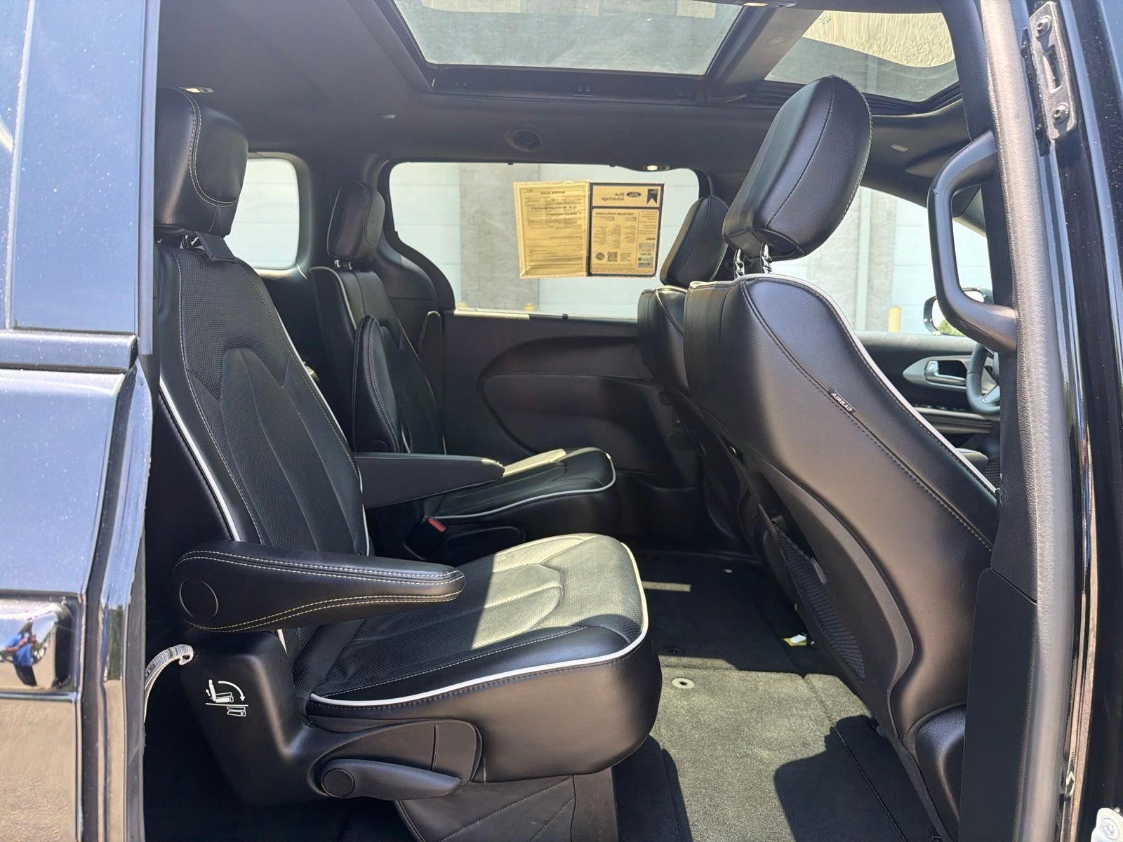 Used 2025 Black Chrysler Limited image 27