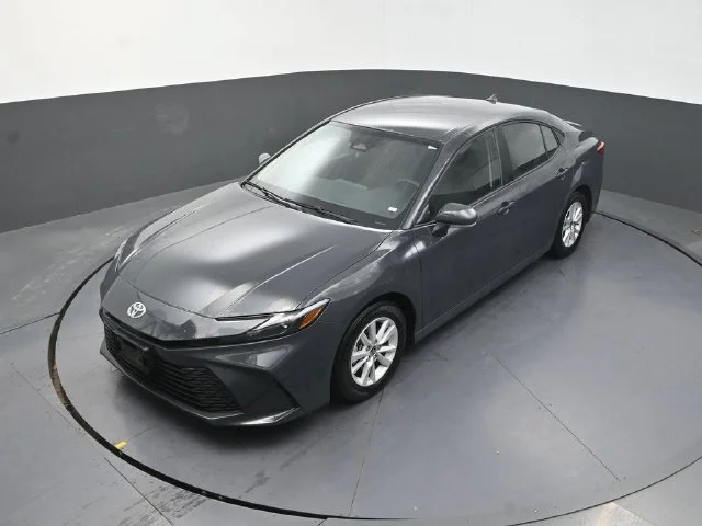 Used 2026  Toyota LE image 25