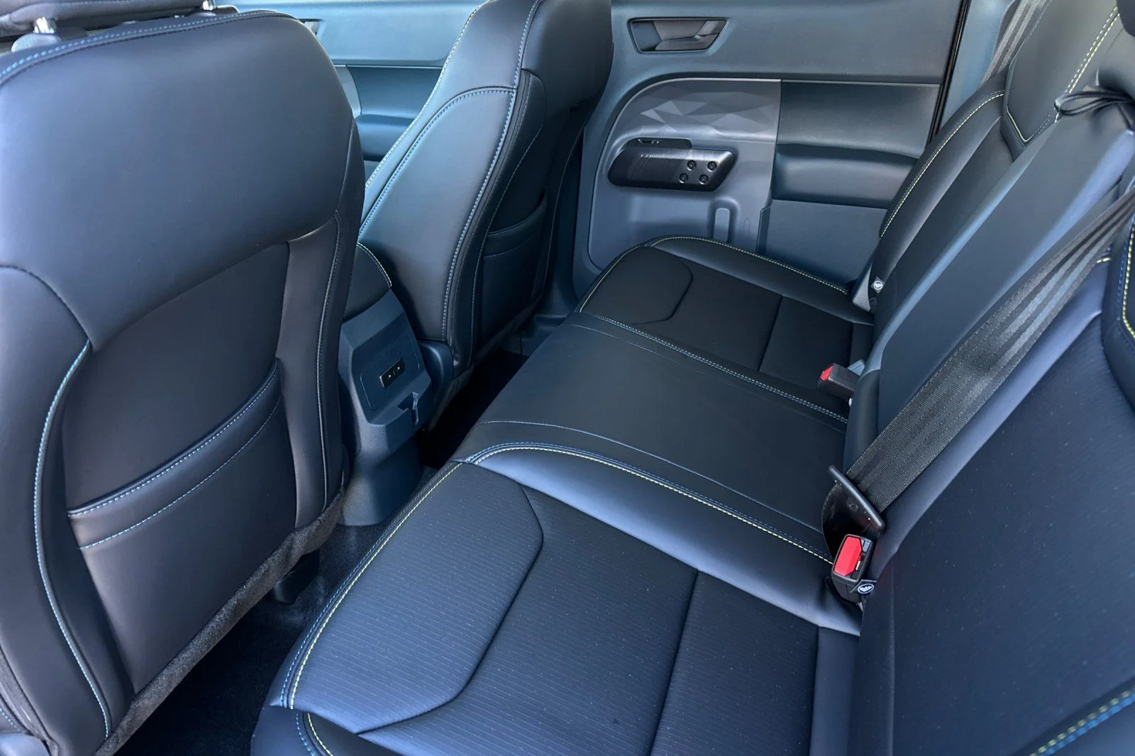 New 2026 Carbonized Gray Metallic Ford Lobo™ image 11