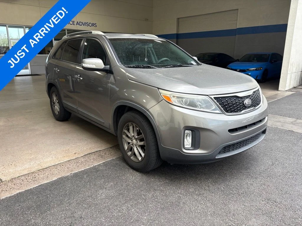 Used 2014 Titanium Silver Kia LX image 2