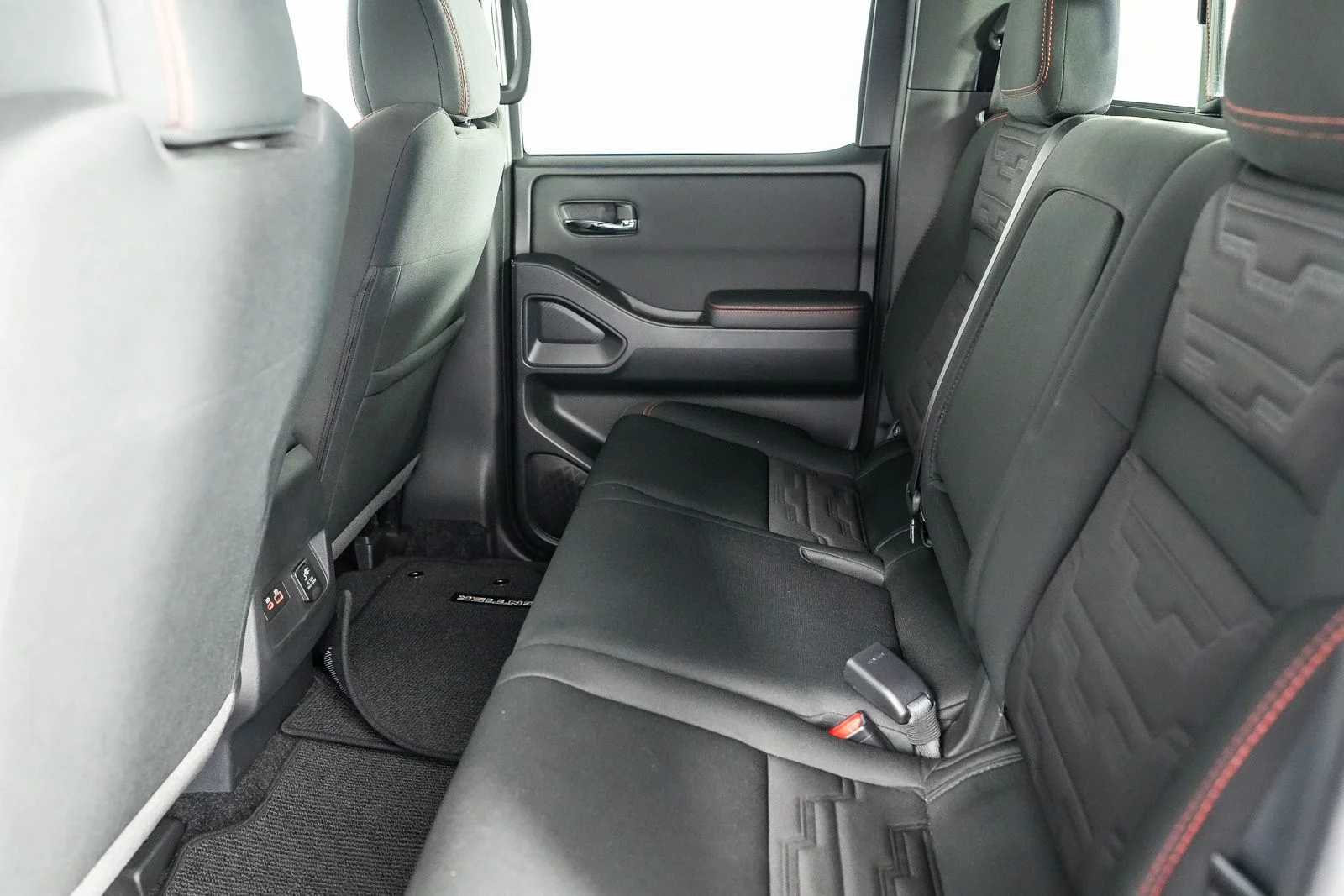 Used 2024 Gray Nissan PRO-X image 18
