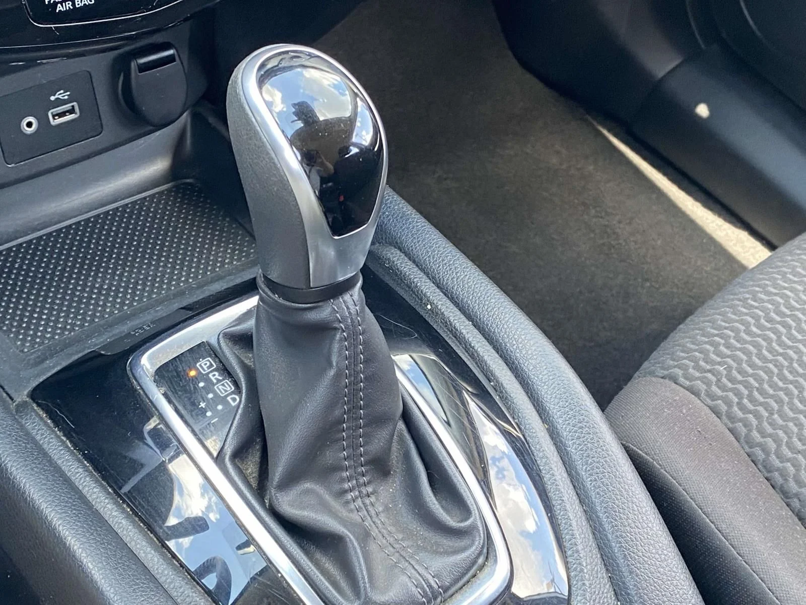 Used 2021 Silver Nissan S image 21