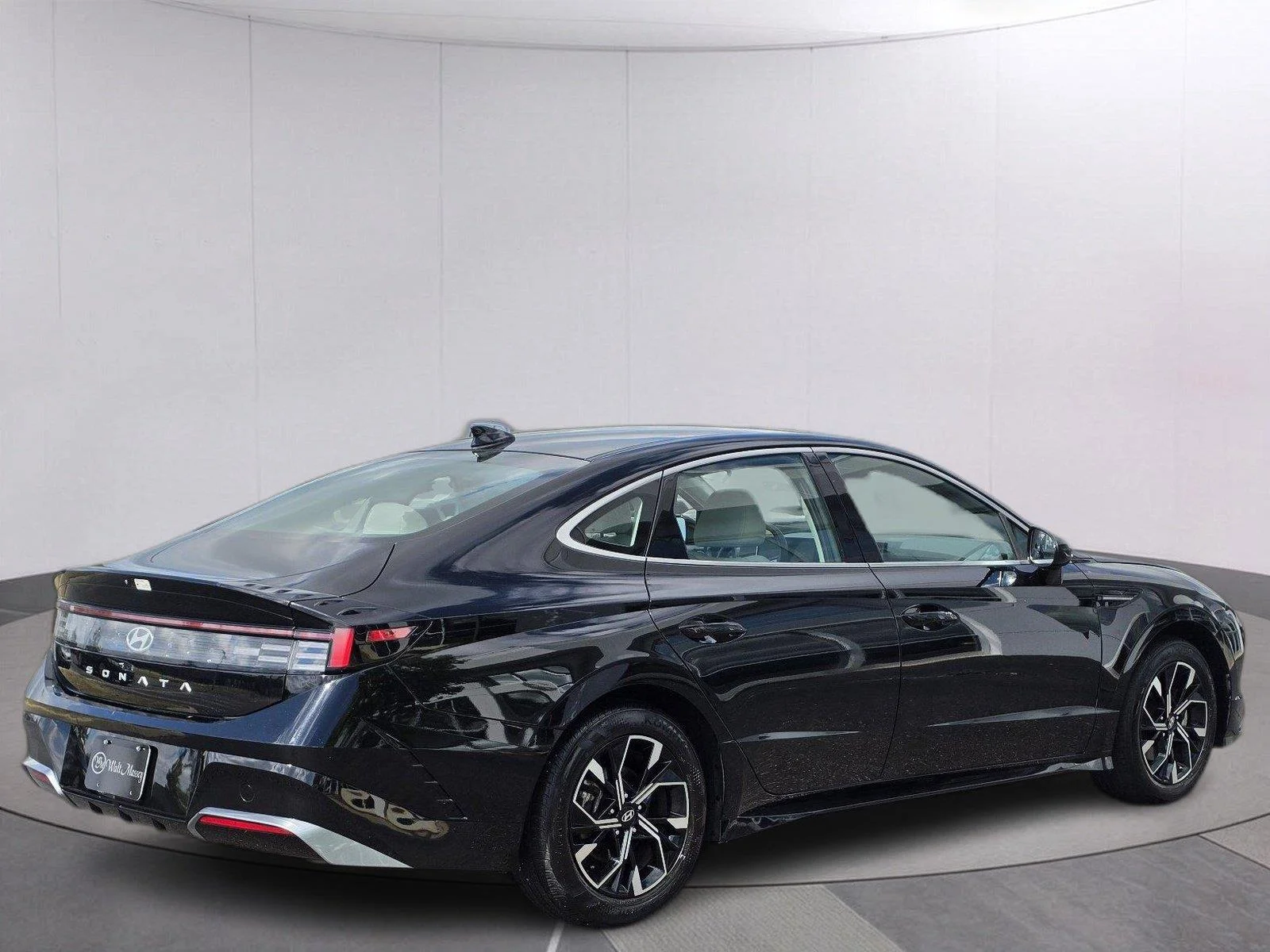 Used 2025 Abyss Black Hyundai SEL image 5