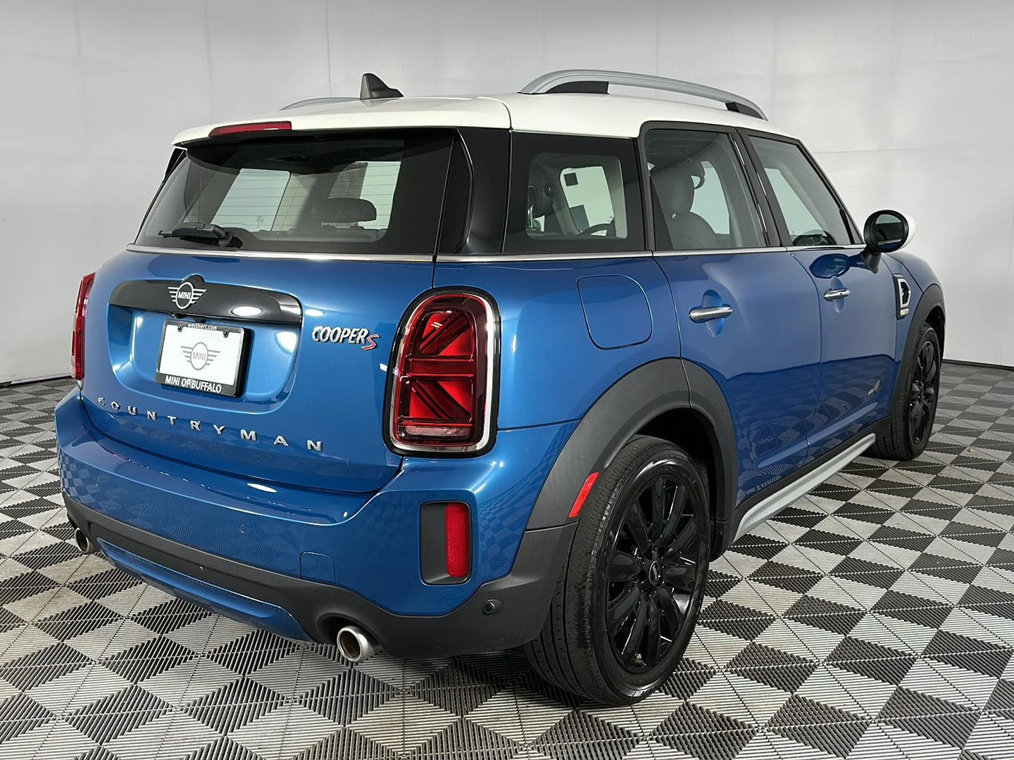 Used 2024 Island Blue Metallic MINI Cooper S image 25