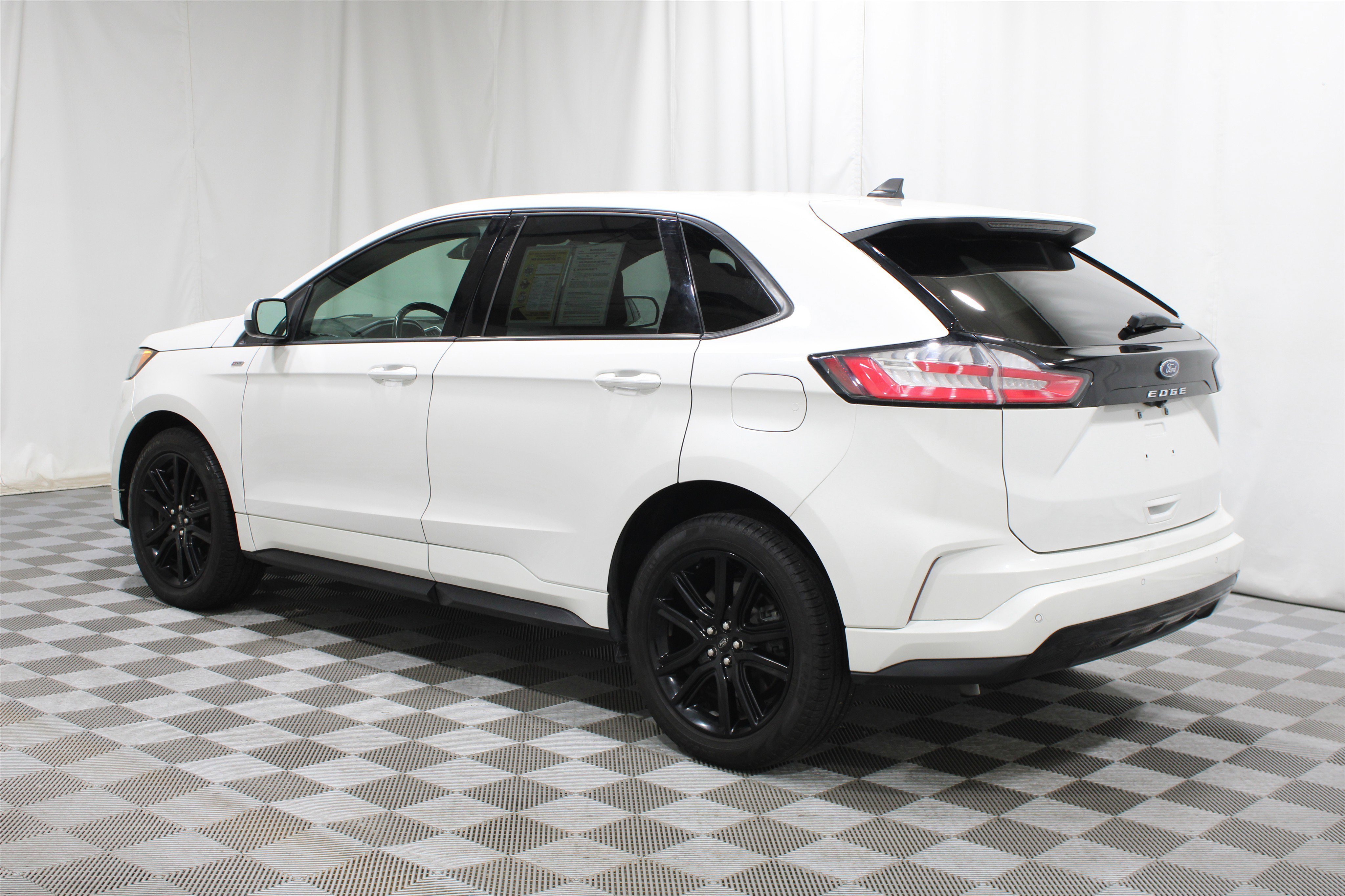 Used 2022 Star White Metallic Tri-Coat Ford ST-Line All-Wheel Drive image 35