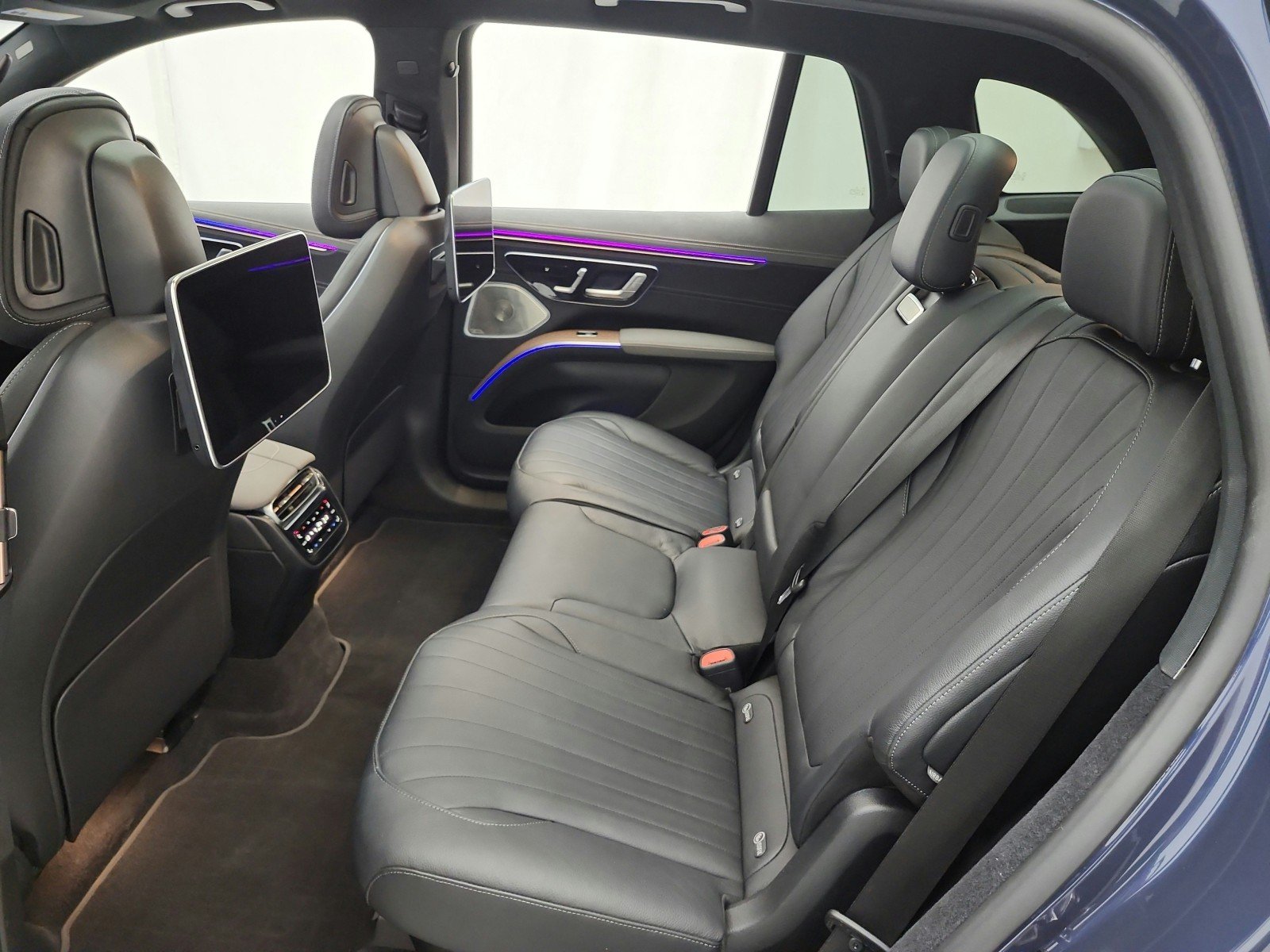 Used 2023 Twilight Blue Metallic Mercedes-Benz EQS 580 4MATIC® SUV image 16