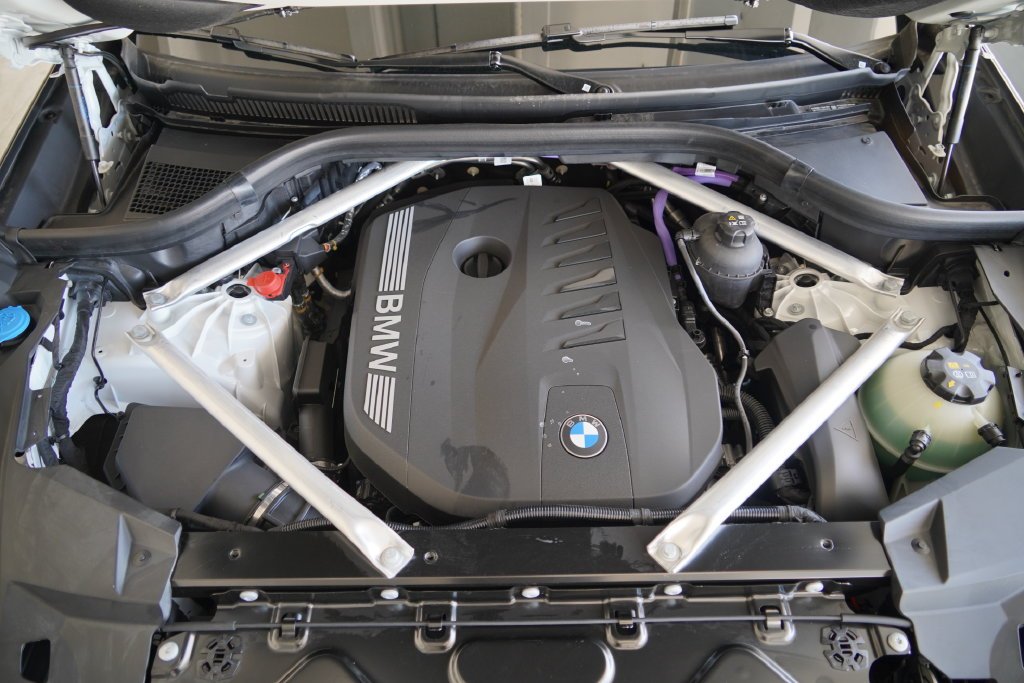 New 2026 Mineral White Metallic BMW xDrive40i image 36