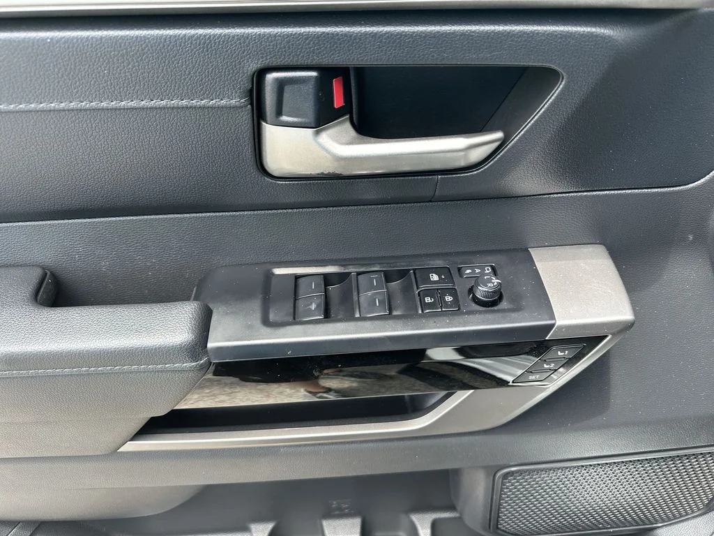 2025 Toyota Tundra Limited - Photo 23