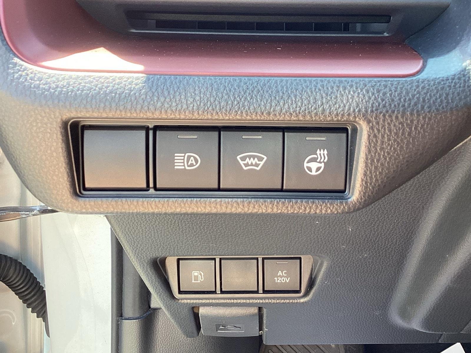 Used 2023 Wind Chill Pearl Toyota XSE image 20
