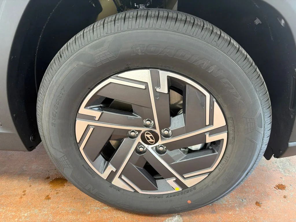 New 2026 Amazon Gray Hyundai  image 11