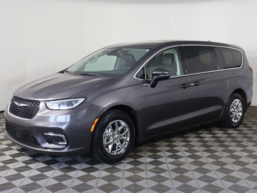 Used 2023 Gray Chrysler Touring L image 8