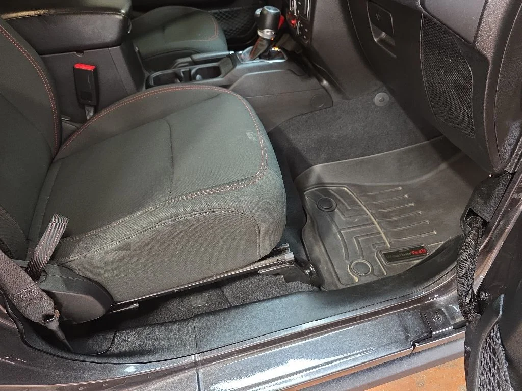 Used 2019 Gray Jeep Unlimited Rubicon image 11