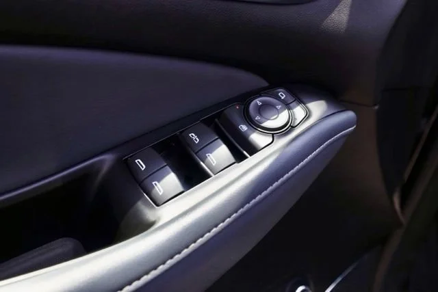 Used 2023 Ebony Twilight Metallic Buick Essence image 23