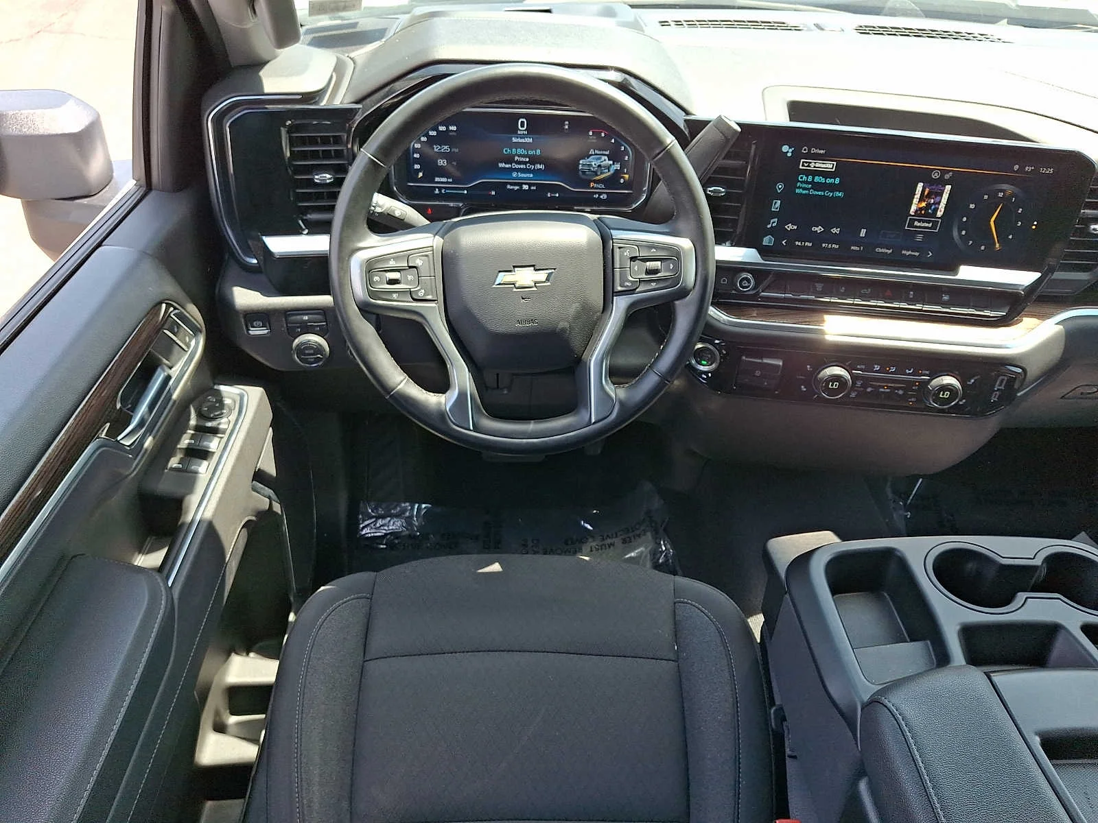 Used 2025 Summit White Chevrolet LT image 11