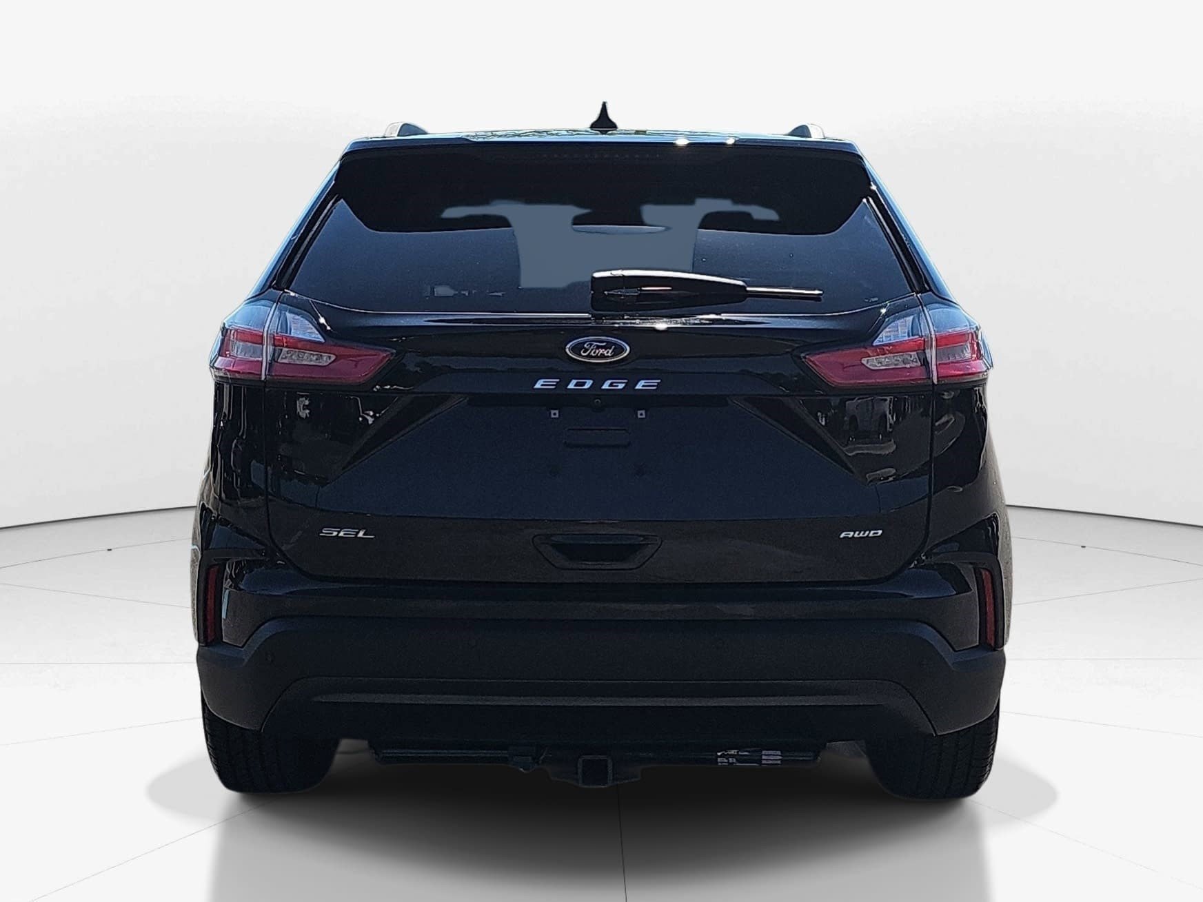 Used 2022 Black Metallic Ford SEL image 4