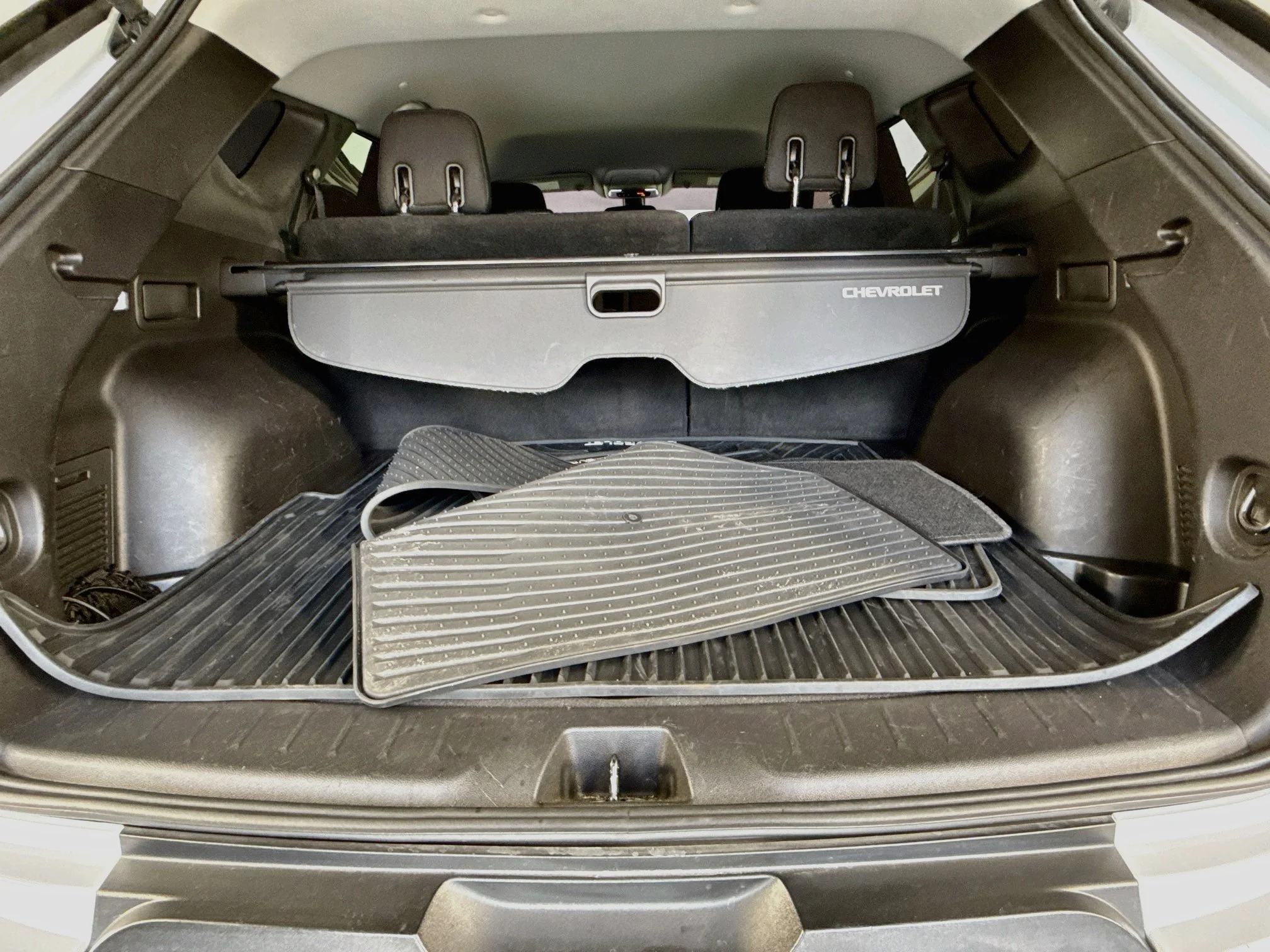 Used 2020 SUMMIT WHITE Chevrolet LT image 28