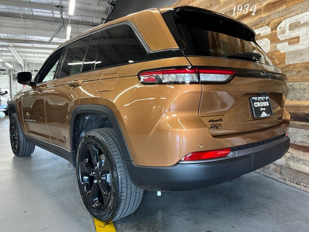 New 2026 Copper Shino Metallic Clear-Coat Exterior Paint Jeep Limited image 19