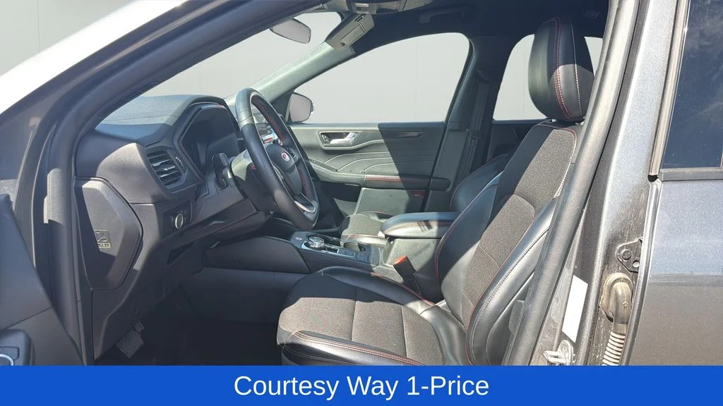 Used 2025 Gray Ford ST-Line image 12