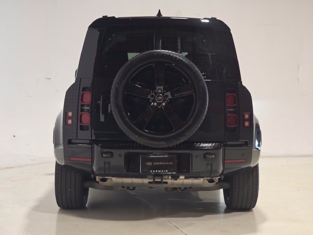 Used 2024 Santorini Black Metallic Land Rover X-Dynamic SE image 6