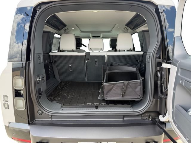 New 2026 Borasco Grey LAND ROVER X-Dynamic SE image 18