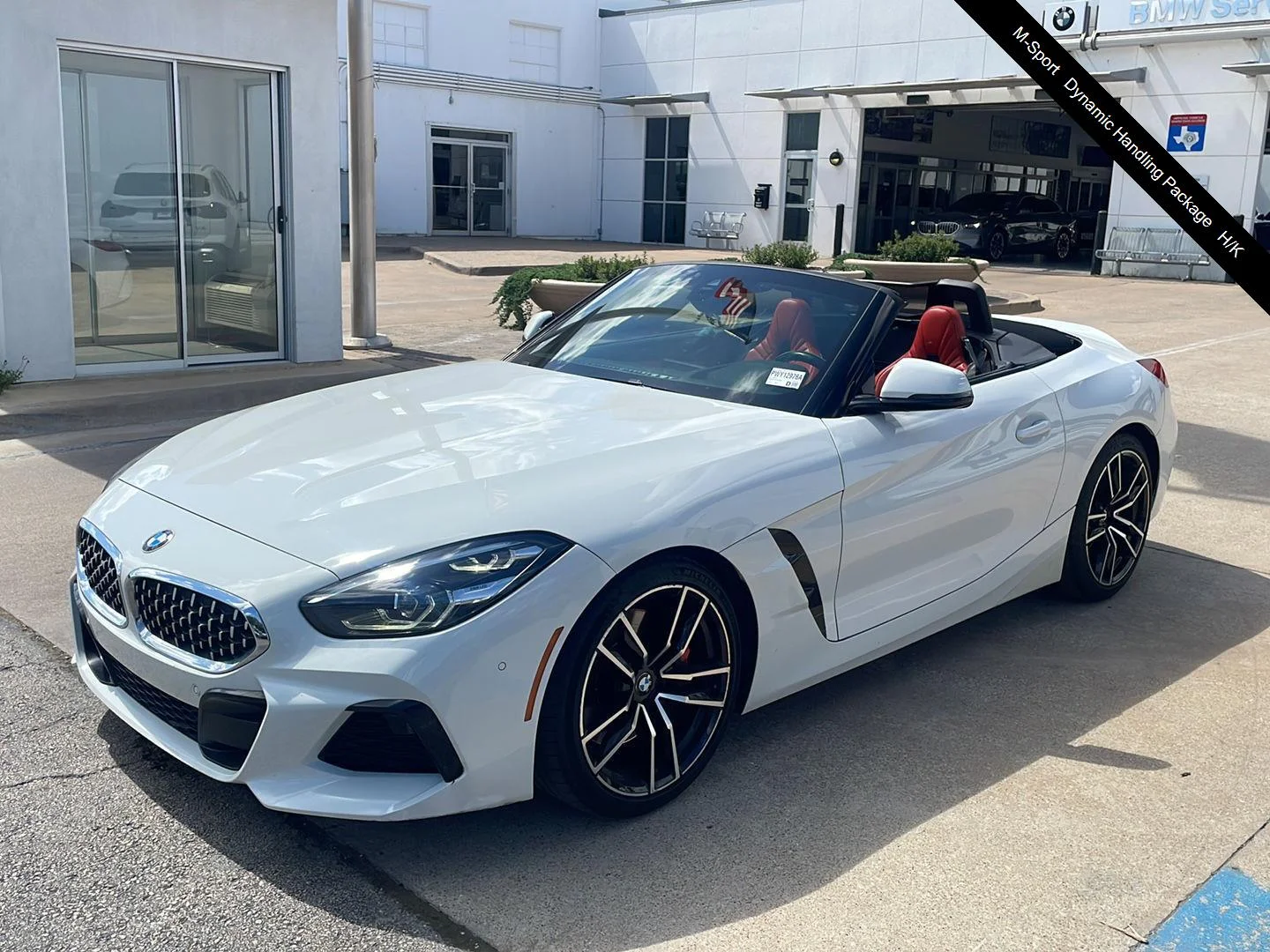 Used 2022 Alpine White BMW sDrive30i image 1
