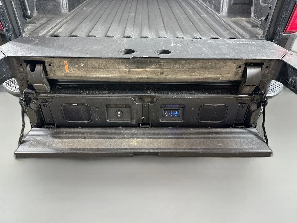 Used 2025 Black Chevrolet ZR2 image 34