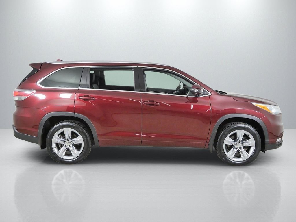 Used 2015 Red Toyota Limited image 9