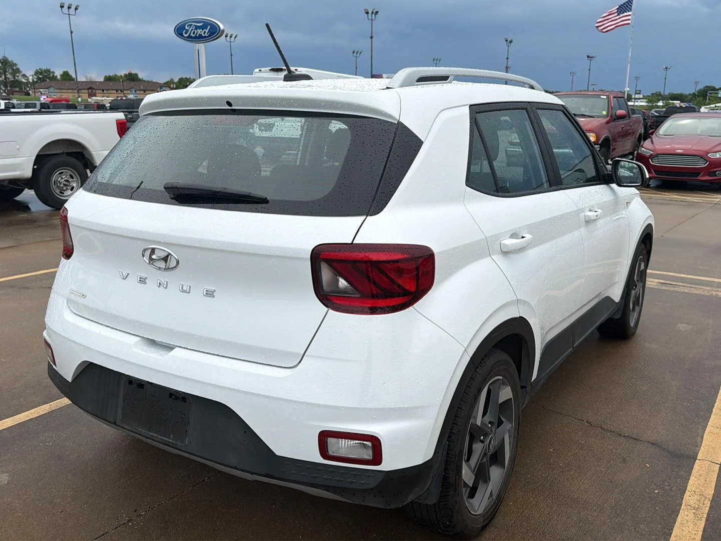 Used 2024 Lunar White Hyundai SEL image 8