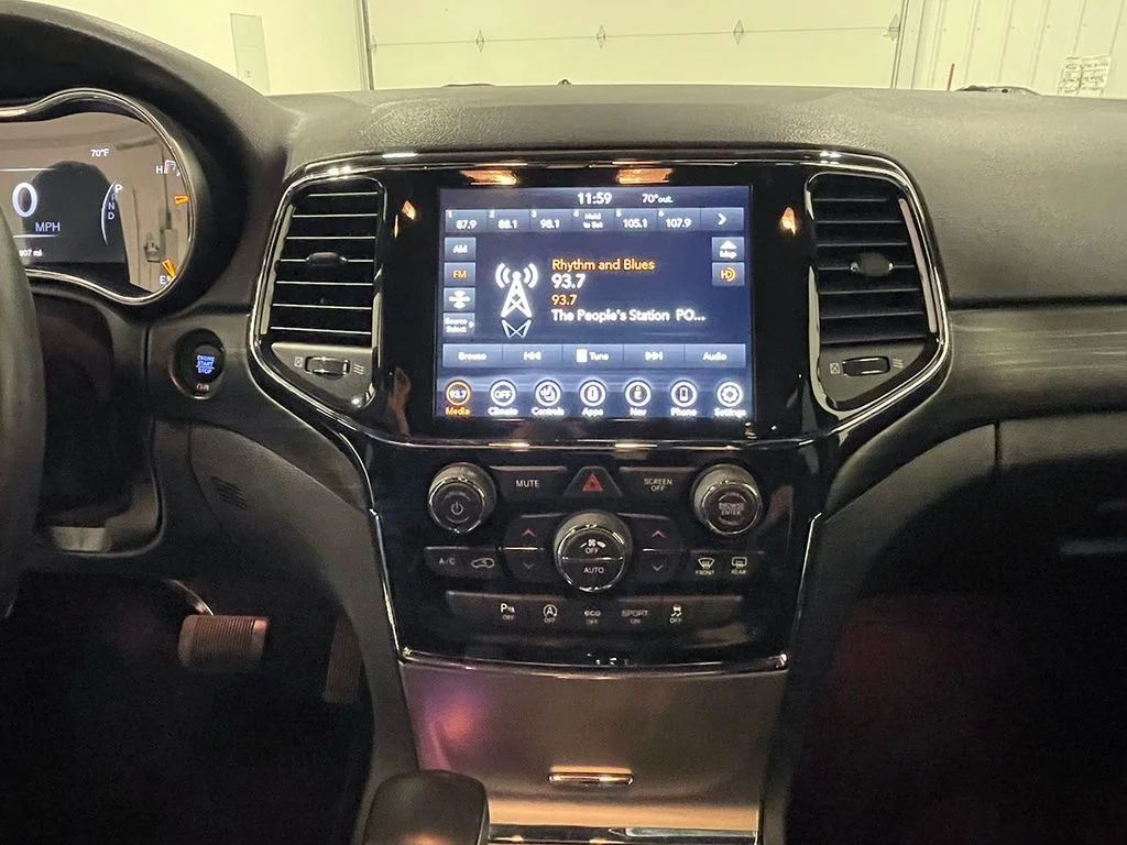 Used 2022 Black Jeep Laredo X image 29
