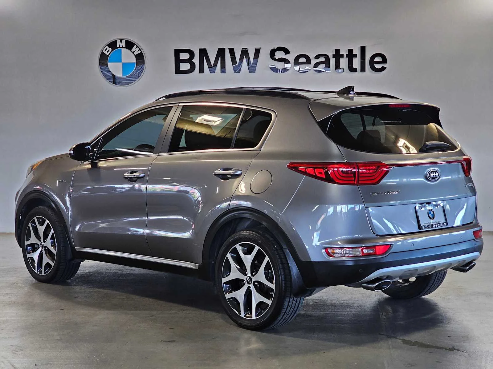 Used 2018 Mineral Silver Kia SX Turbo image 4