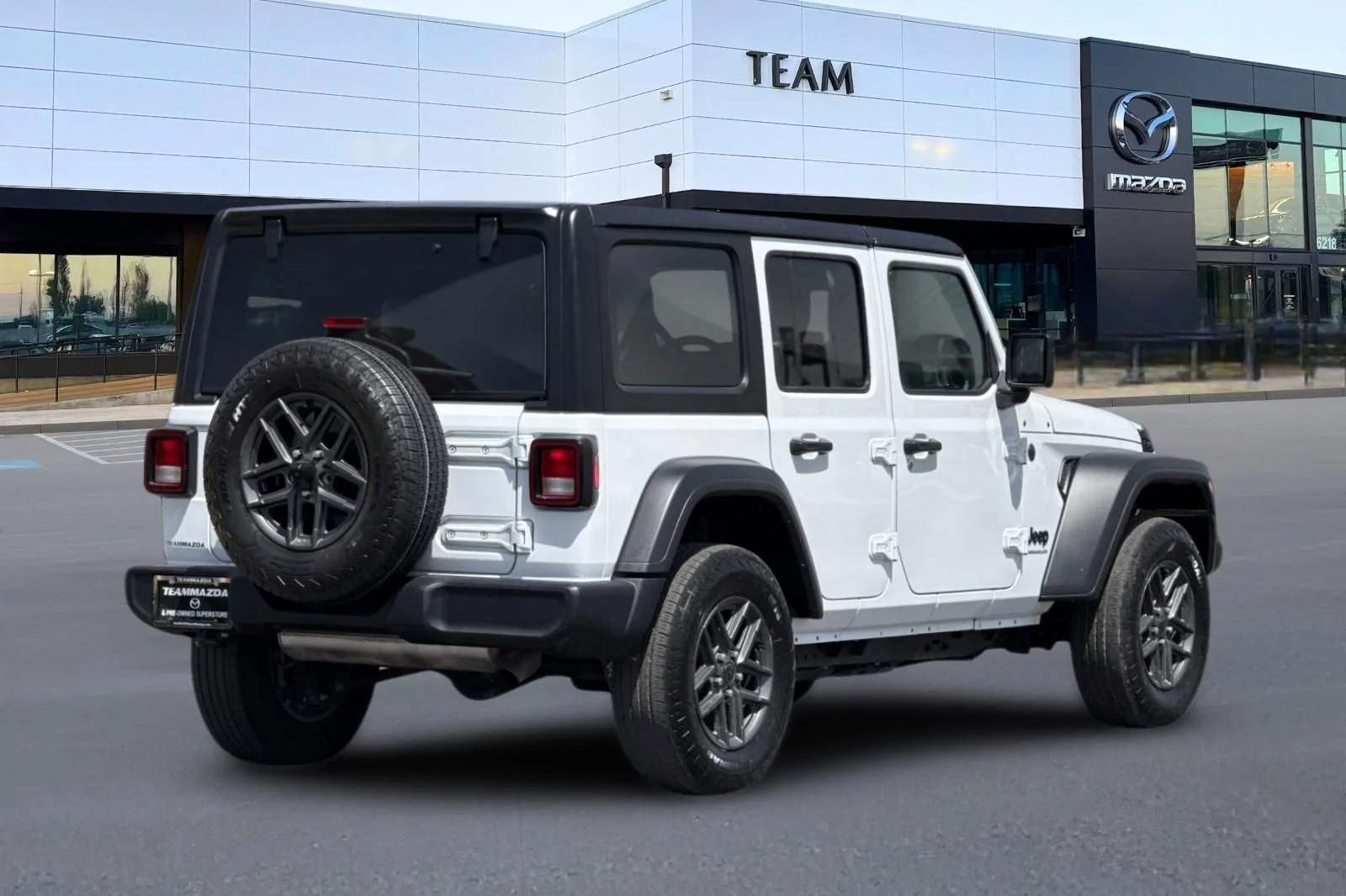 Used 2025 White Jeep Sport S image 4