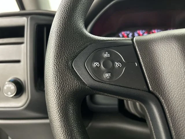 Used 2018 SUMMIT WHITE Chevrolet Custom image 11