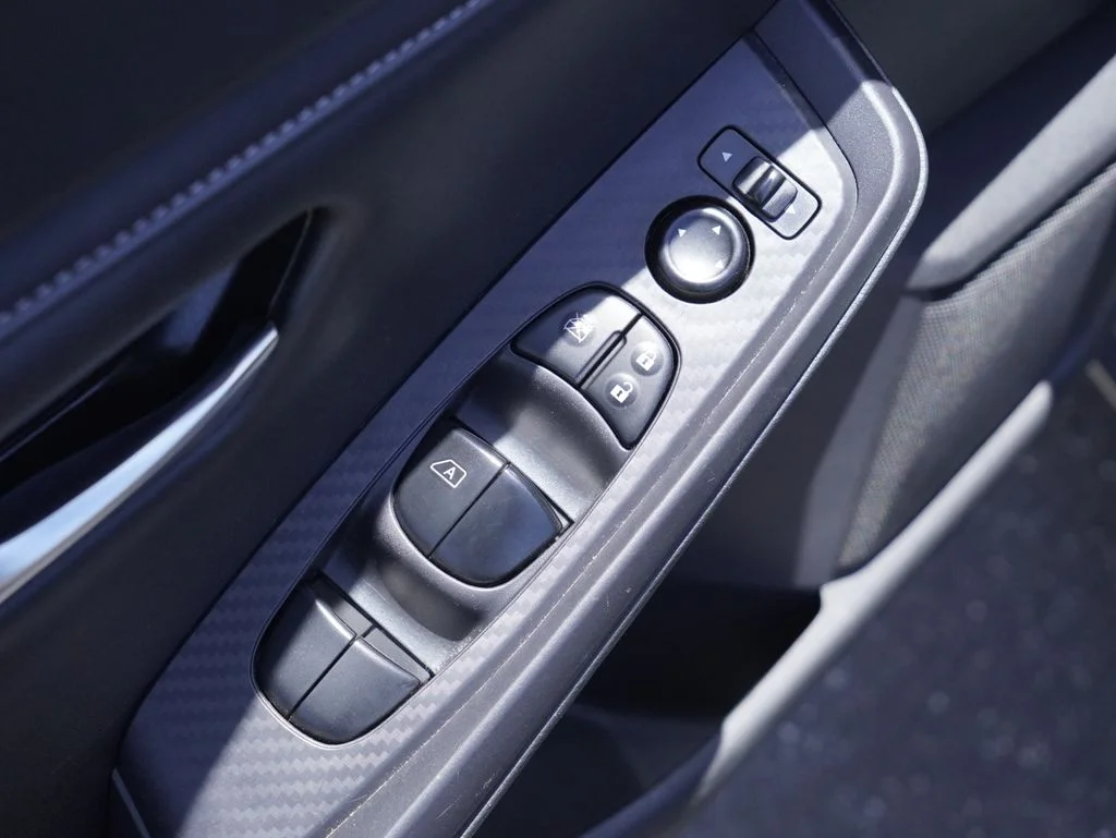 Used 2024 Gray Nissan SV image 8
