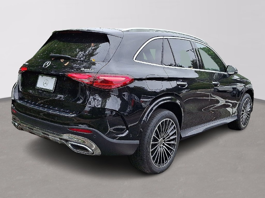 New 2027 Obsidian Black Metallic Mercedes-Benz GLC 300 image 3