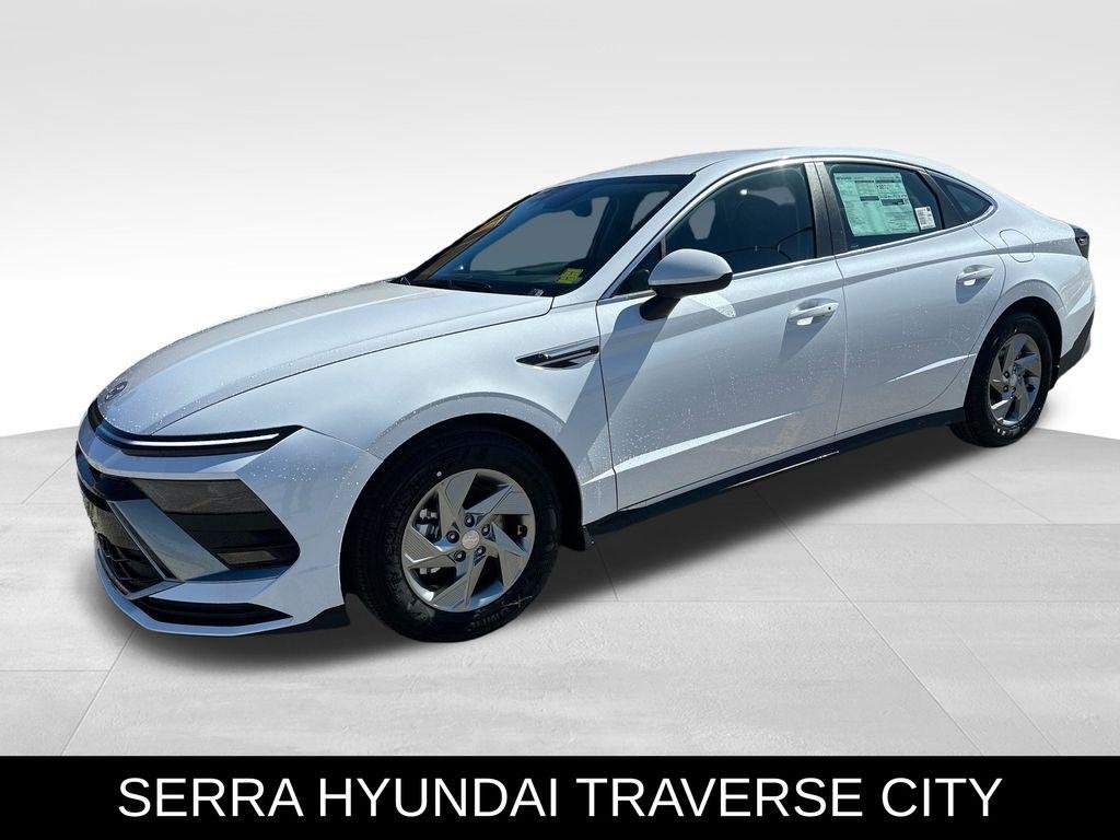 2026 Hyundai Sonata SE's photo