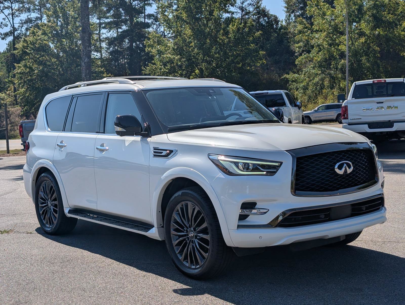 Used 2022 Moonstone White INFINITI PREMIUM SELECT image 4