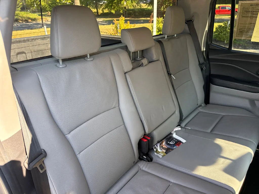 Used 2018 Lunar Silver Metallic Honda RTL-T image 33